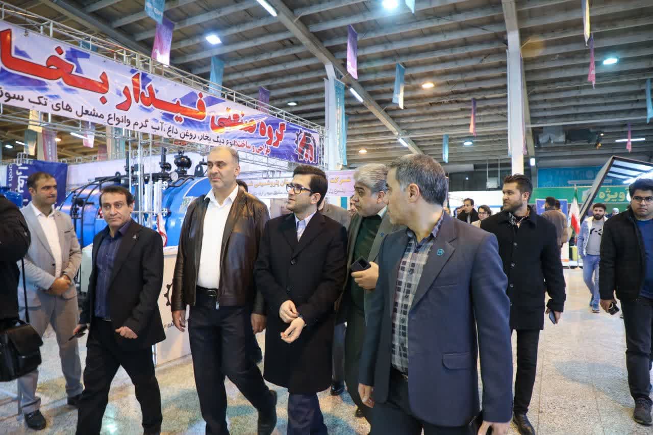 بازدید معاون وزیر نفت از نمایشگاه نفت و گاز اراک