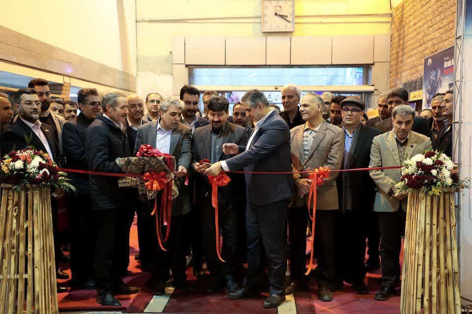 نمایشگاه تخصصی خودرو و صنایع وابسته با حضور استاندار گشایش یافت